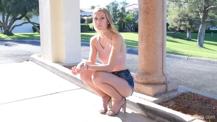 Jenni - Sex Toys & Squirt in All-New Scene