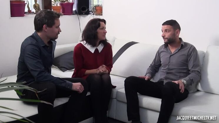 Leonie's Threesome Adventure with Cumshot and Deepthroat