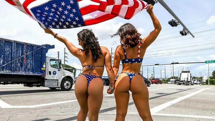 Hardcore Threesome - Deepthroat & Facial Finish