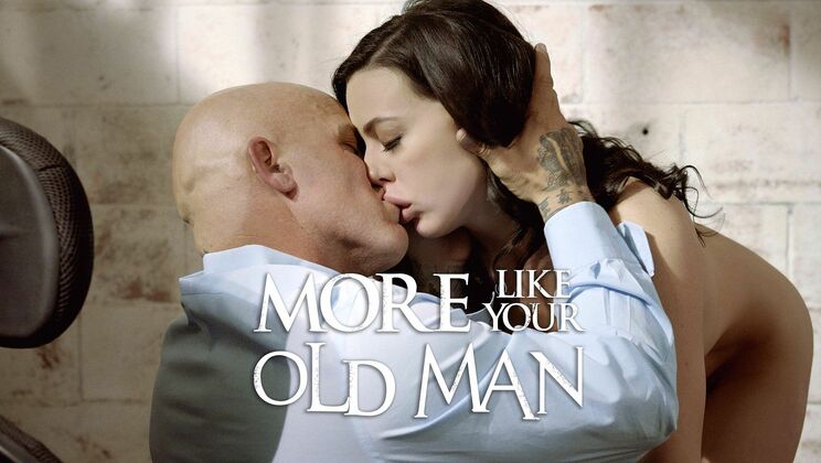 Brunette Bombshell Sucks Like Her Old Man