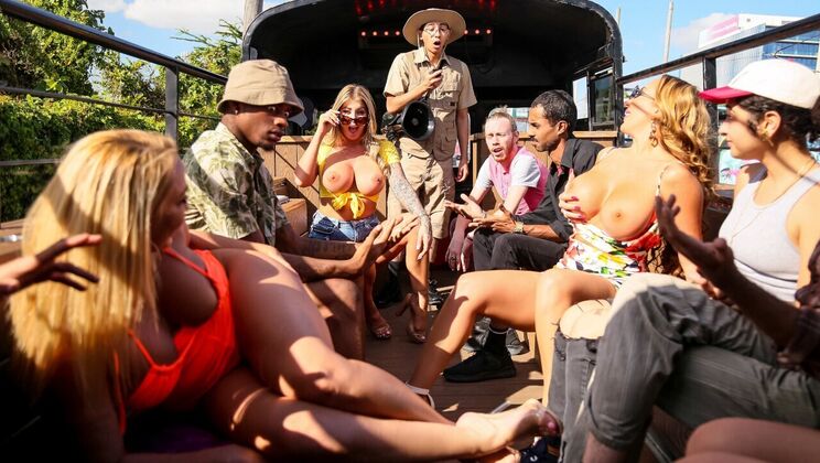 Sexy Tour Guide Richelle Ryan in Action