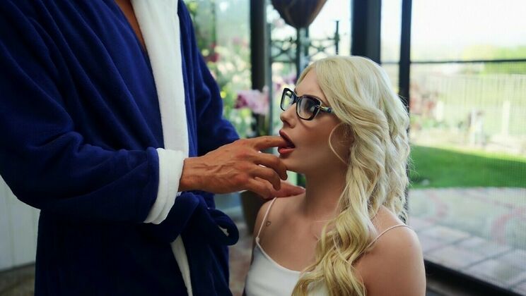 Blonde Amateur Girl Goes Deepthroat in The Interview