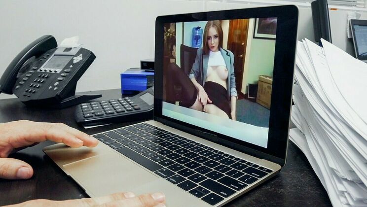 Secretary's Secret Life On Cam