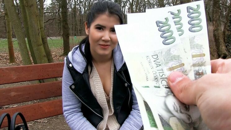 Innocent Lady Dee's Amateur Adult Film Debut