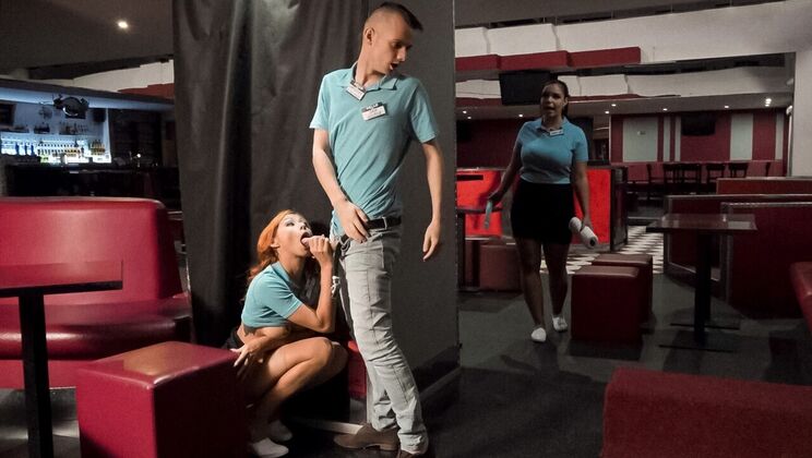 Athletic Latina Gets Rimming