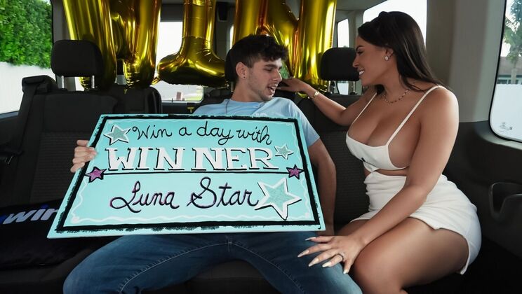 Mega Fan Gets POV Blowjob from Big Tits Luna Star
