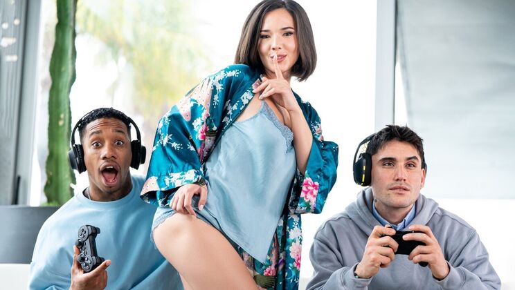 Interracial Fuck - Jesus Reyes Gives Eve Sweet a Huge Facial