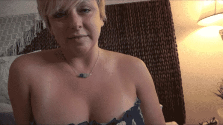 Cheating Blonde MILF's Hot Blowjob Scene