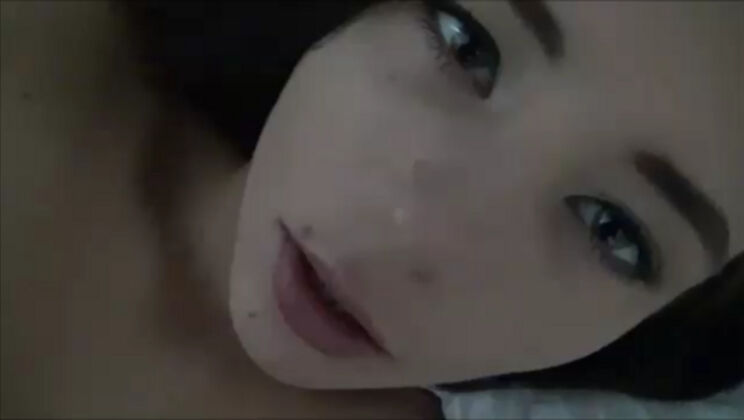 19 Years Old Brunette Gives Cumshot Blowjob