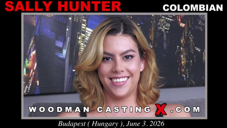 Sally Hunter Enjoys Ass Gape and Spanking